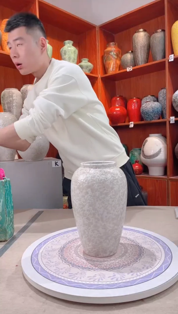 【闪购商品】瓶茶白 中号 陶瓷花瓶 无花