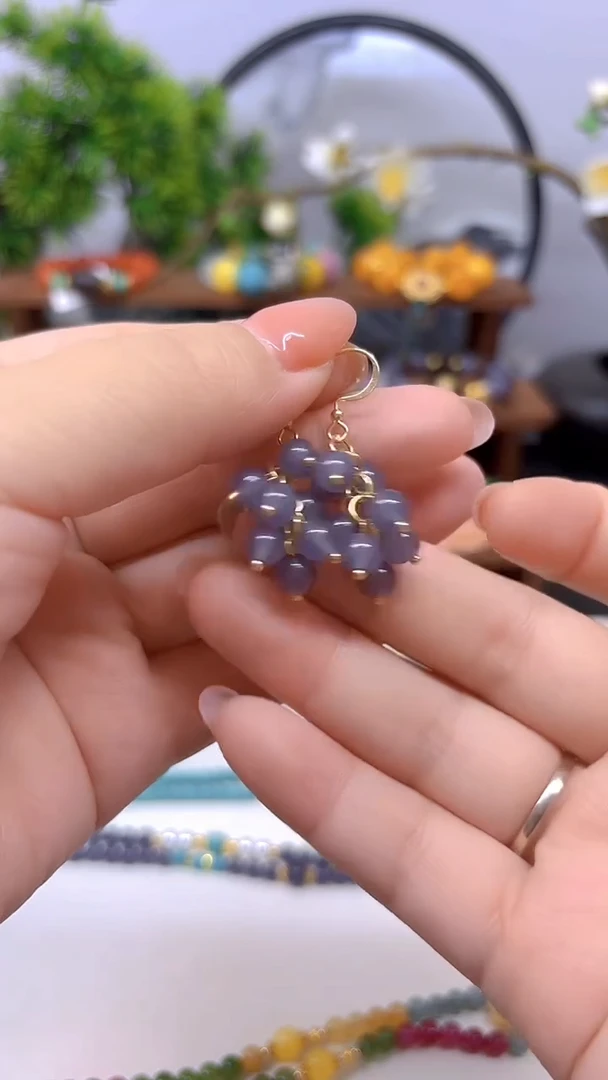 14K金镶嵌和田玉耳饰E848