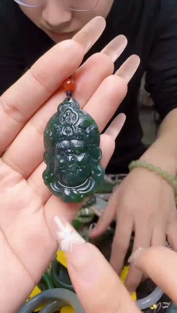 颈饰未镶嵌和田玉1