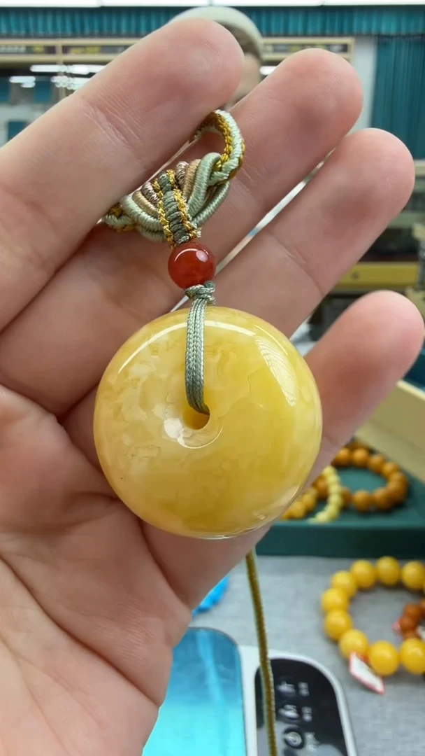 未镶嵌颈饰琥珀224秒拍号 假一罚三