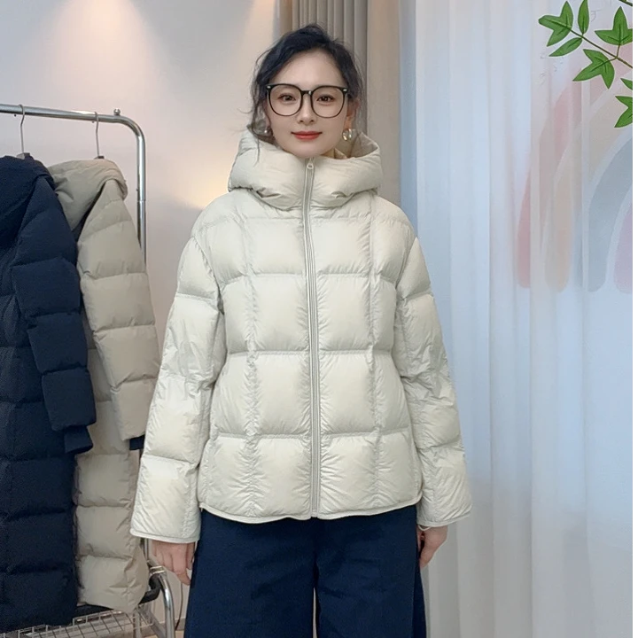 羽毛之家 三星安心90白鸭绒0压感软糯泡芙云朵短款连帽款羽绒服女