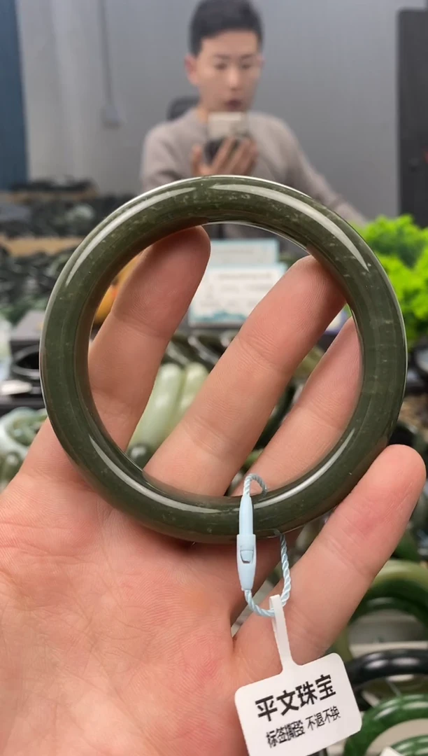 未镶嵌手镯和田玉60.4