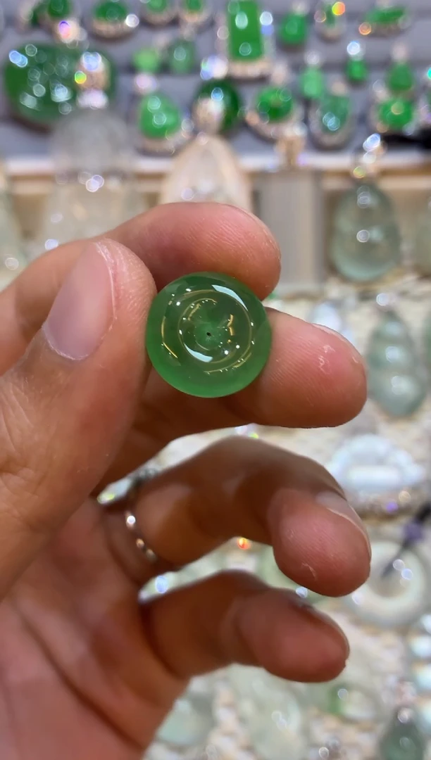 吊坠(不含链)未镶嵌翡翠?****⁹平安扣