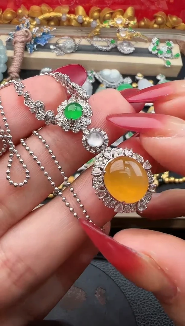 套链18K金镶嵌翡翠勿拍