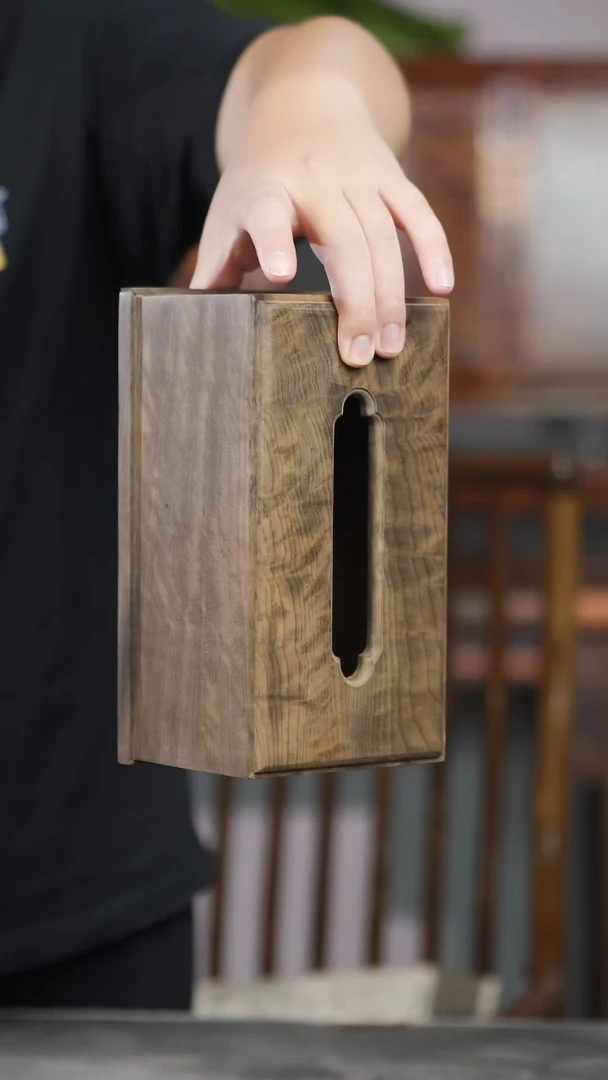 金丝楠141号阴沉满花榫卯原木纸巾盒