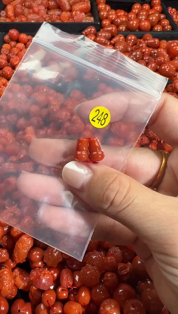 颈饰未镶嵌南红玛瑙1