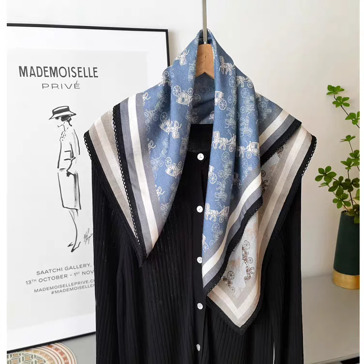 牛仔蓝飞马新款爆款蚕丝马车韩版围巾丝巾65*65女款韩剧2025