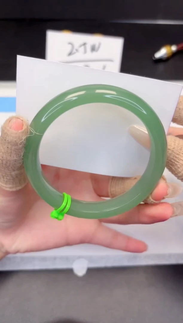 【闪购商品】石英质玉手镯未镶嵌450-62.7