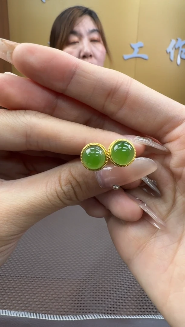 【闪购商品】和田玉耳饰18K金镶嵌一对