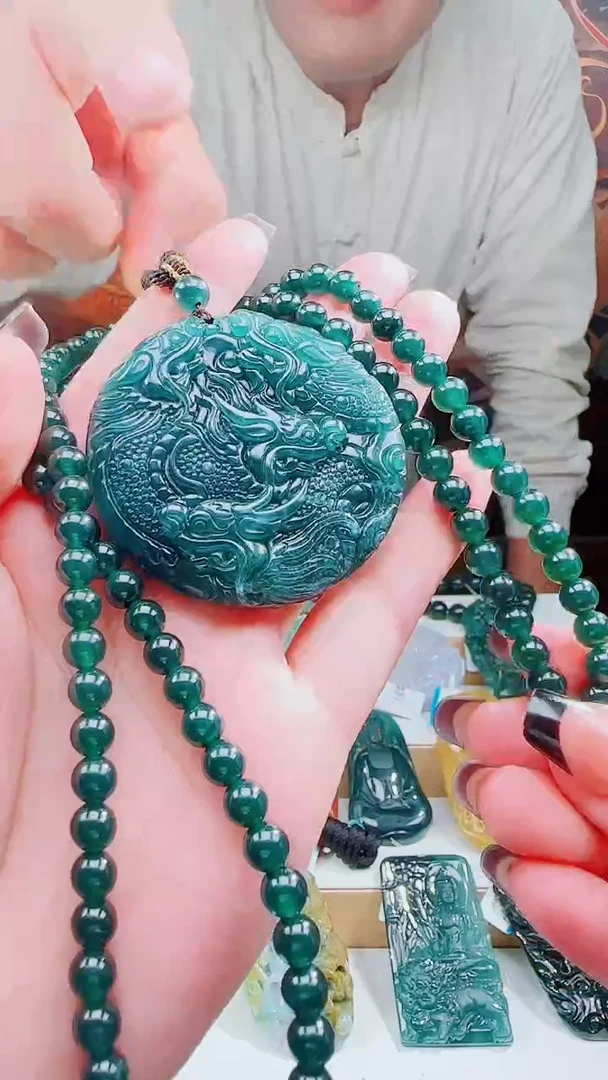 颈饰未镶嵌翡翠多样性发其一79241       九龙圆牌 +珠链