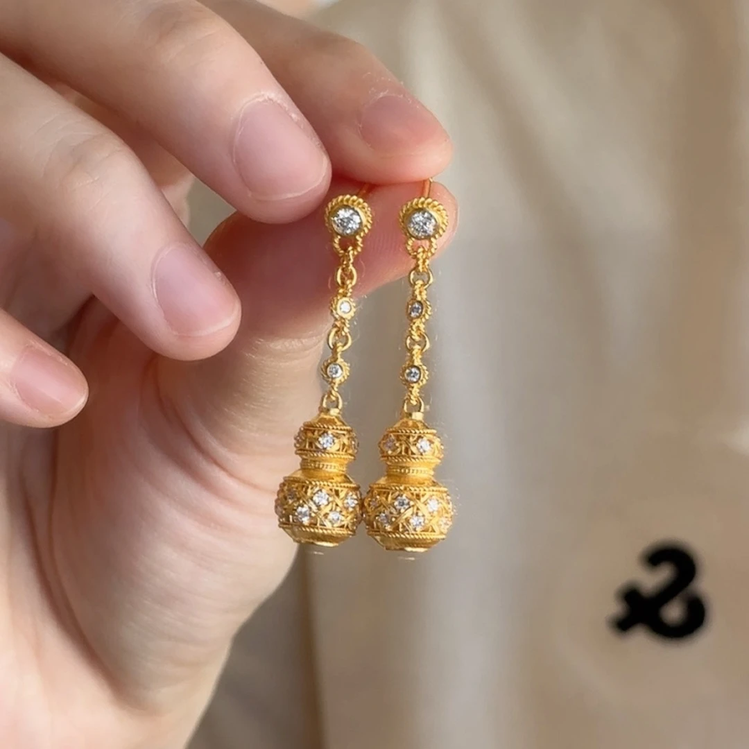 卡柒 铜合金耳饰 新中式金色闪锆葫芦耳钉复古轻奢高级感精致耳饰