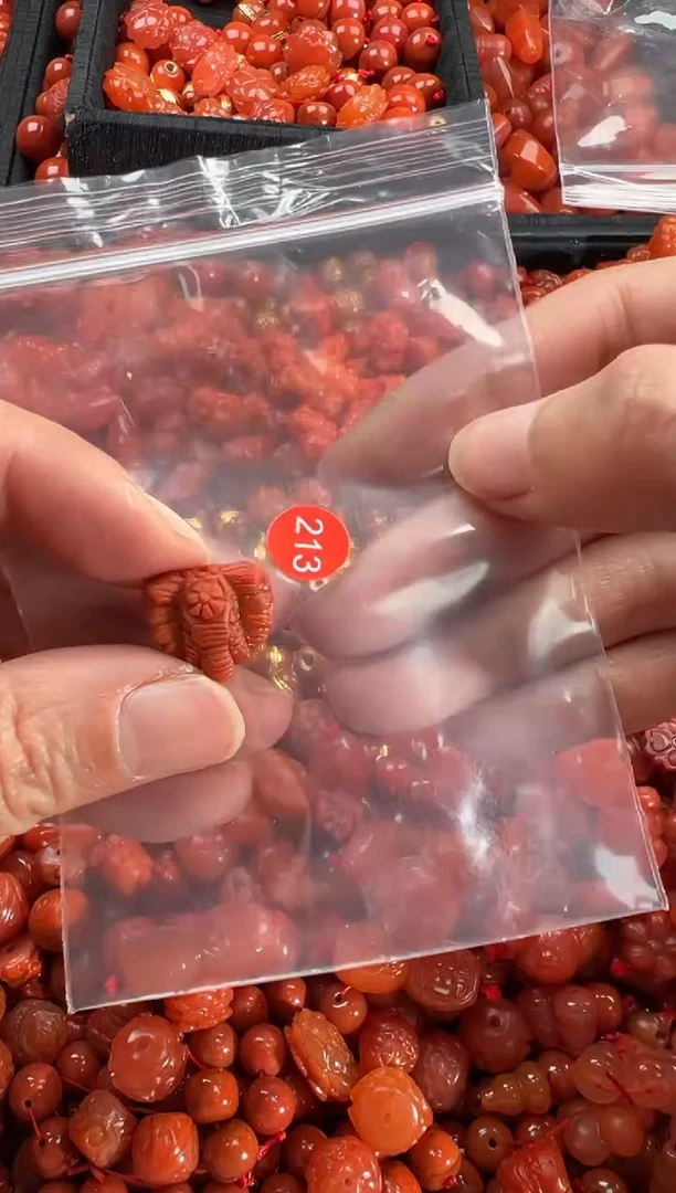 【闪购商品】南红玛瑙颈饰未镶嵌1