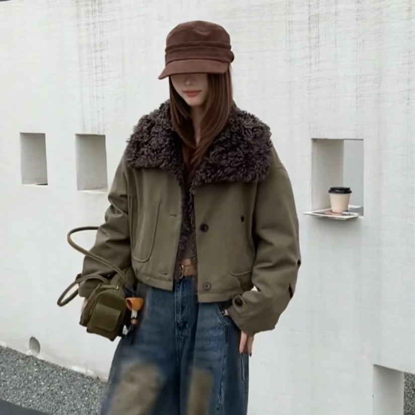 拉夏贝尔轻奢2025冬季新款韩版翻领夹棉派克服女短款加厚保暖外套