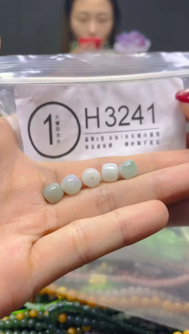 颈饰未镶嵌翡翠/H/翡翠A货，一件也是批发价