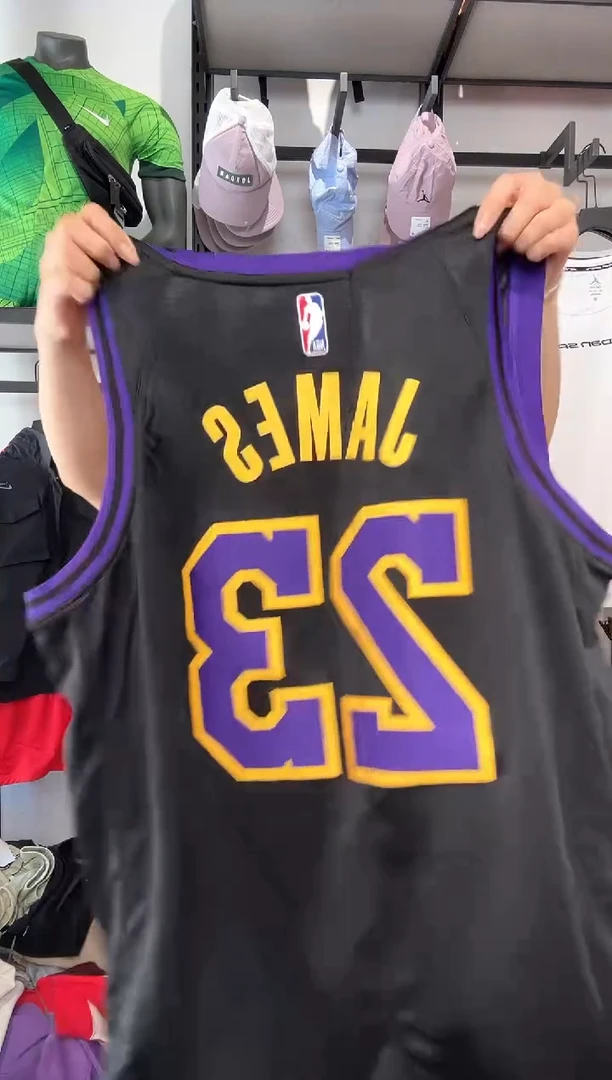 1367  编码 耐克卫衣以直播间过款为准 尺码L