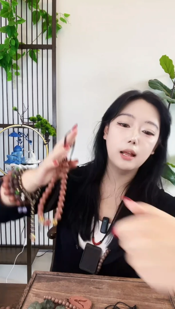 泥塑息肌脖挂一个