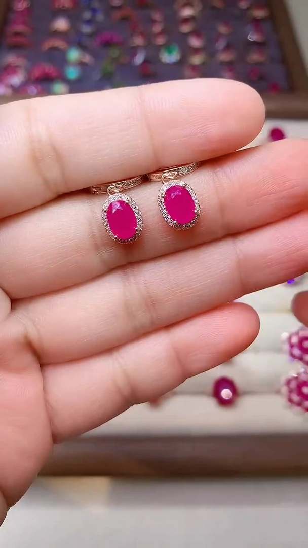 【闪购商品】红宝石耳饰银S925镶嵌000