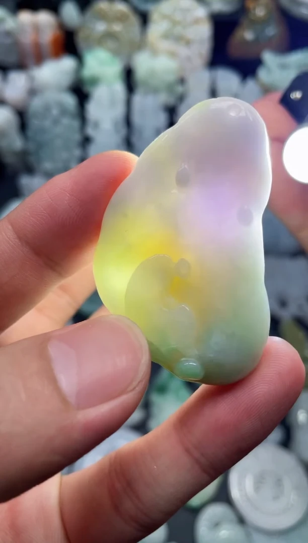 翡翠未镶嵌颈饰天然翡翠a货