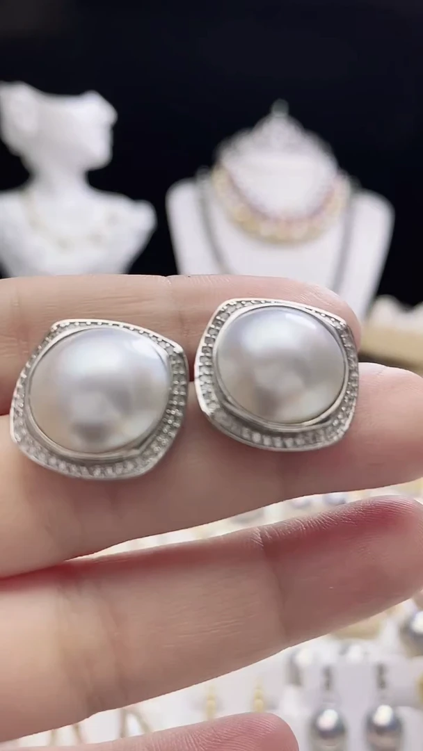 【闪购商品】拼合珍珠（马贝珠）耳钉银S925镶嵌海水马贝耳钉