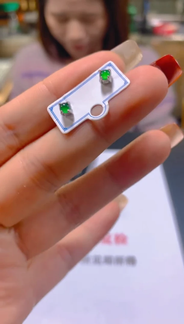 未镶嵌翡翠耳饰多样性发一