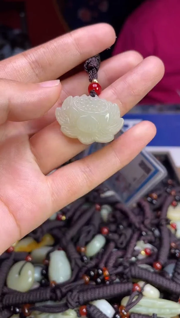 未镶嵌和田玉挂件1