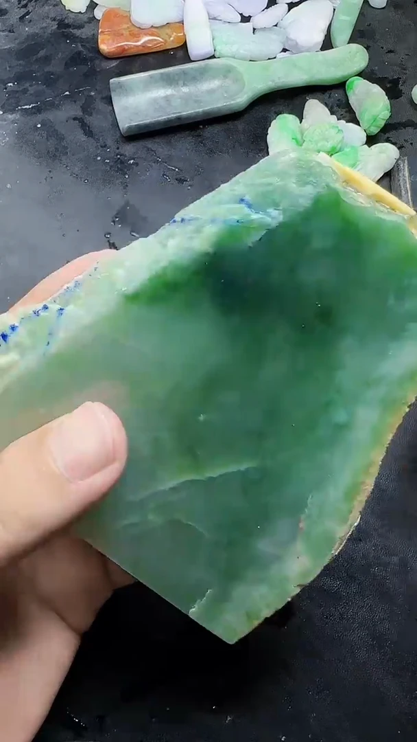 翡翠挂件未镶嵌027翡翠