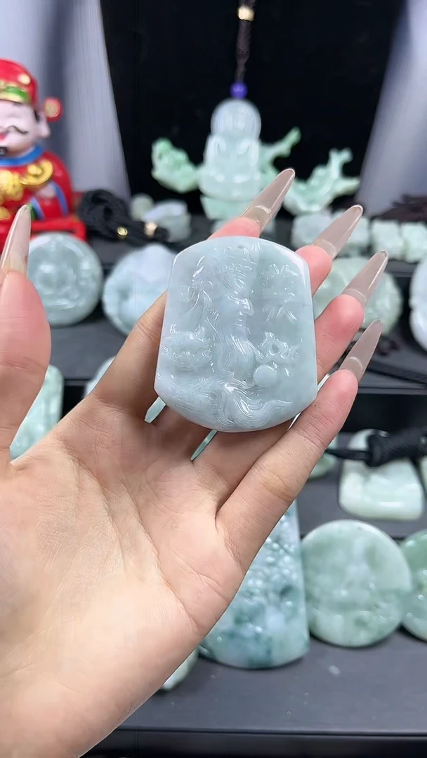 【闪购商品】翡翠颈饰未镶嵌关公