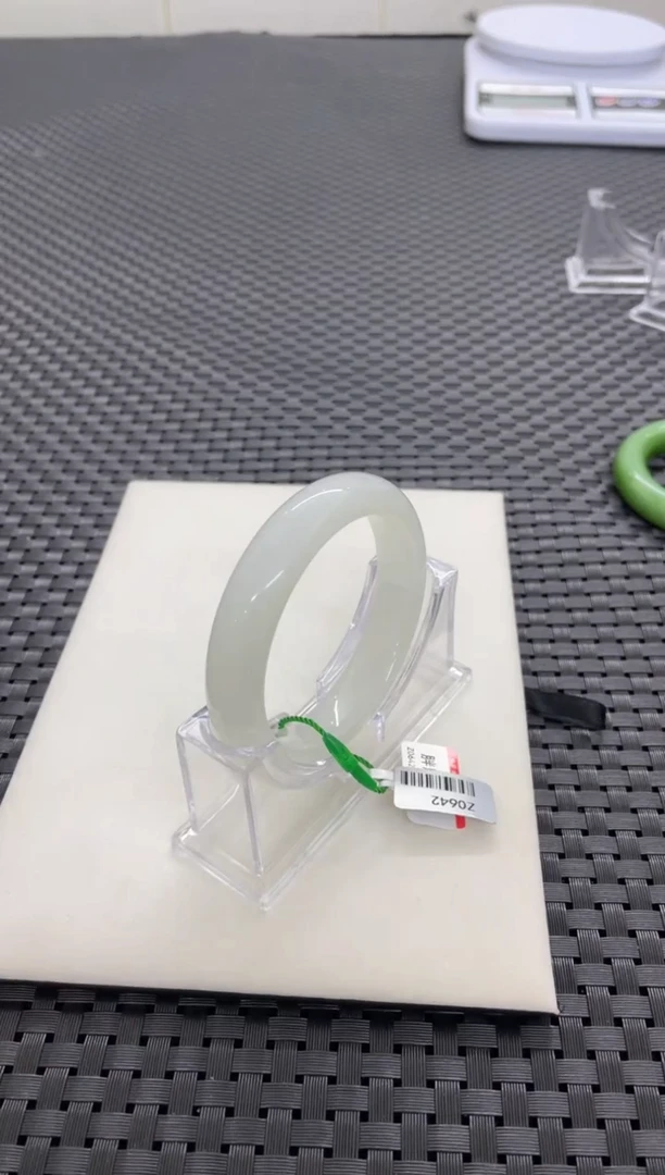 【闪购商品】和田玉手镯一条55未镶嵌(多样性发一件) Z0642