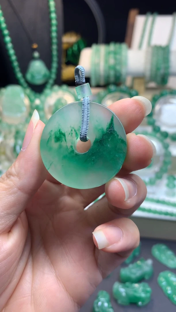 吊坠(不含链)未镶嵌石英质玉（非洲翠）35平安扣