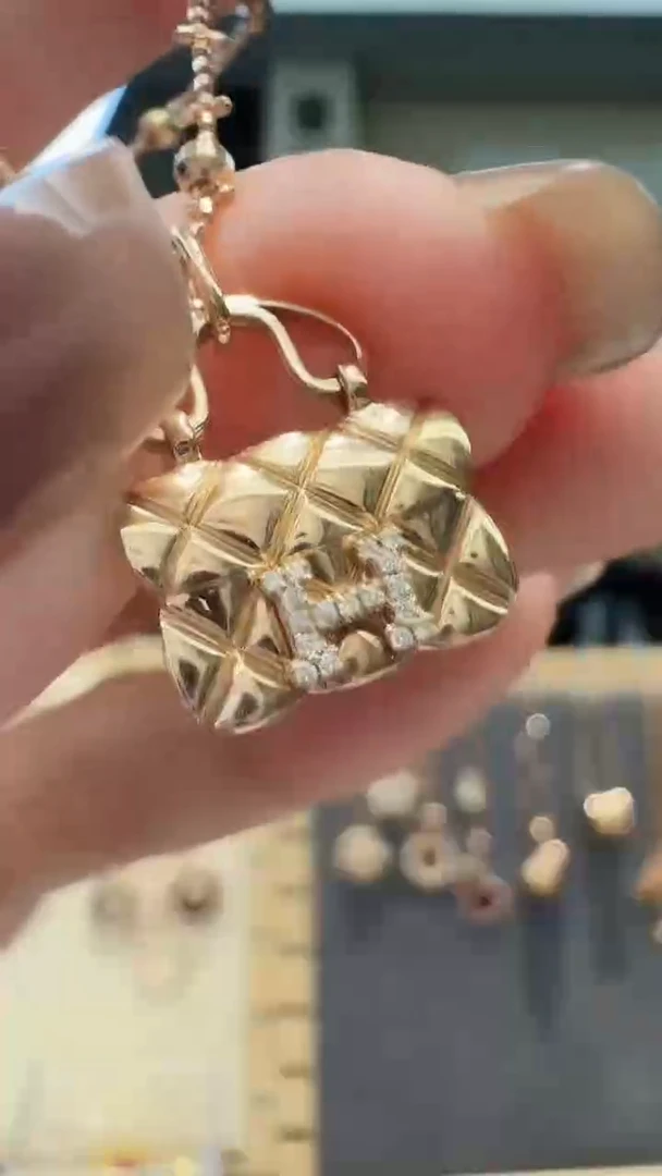 吊坠(不含链)钻石18K金镶嵌18K金钻石包包吊坠