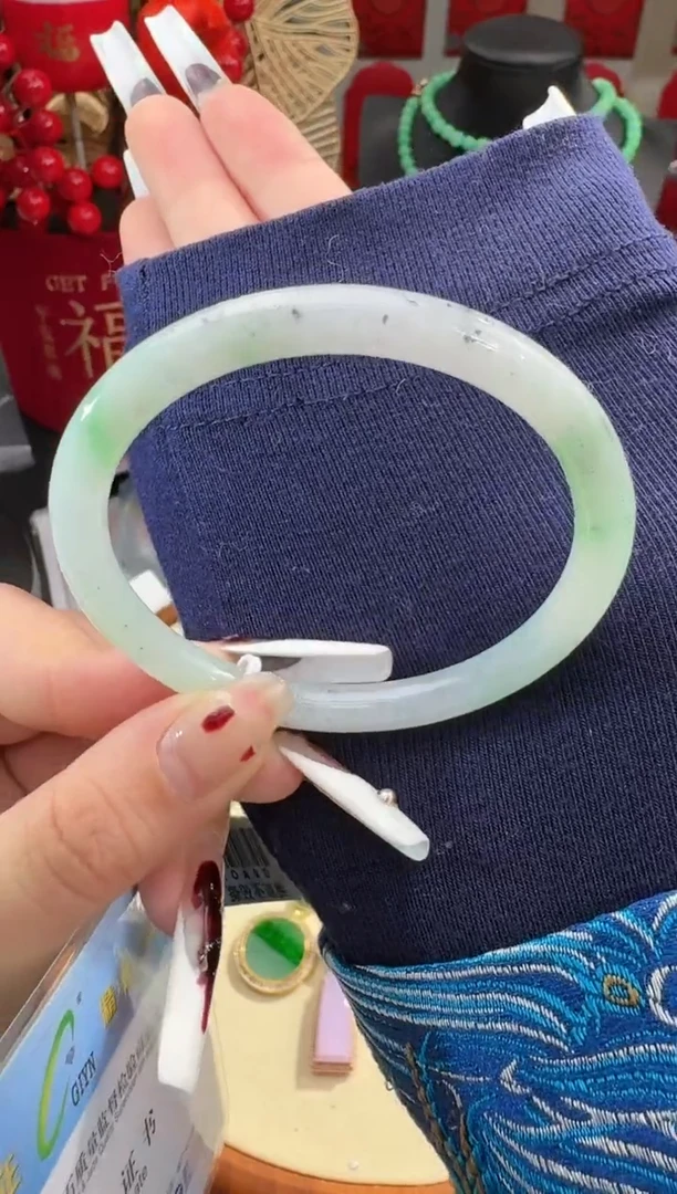 【闪购商品】翡翠手镯未镶嵌手镯
