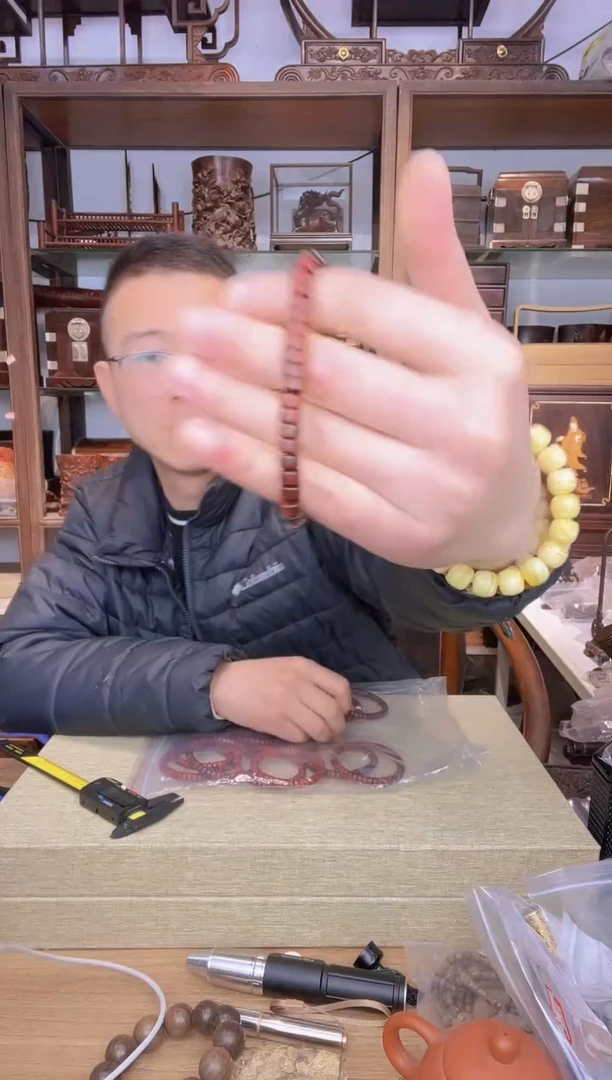 【闪购商品】乌木类书架779小叶紫檀4*7药片珠单圈手串