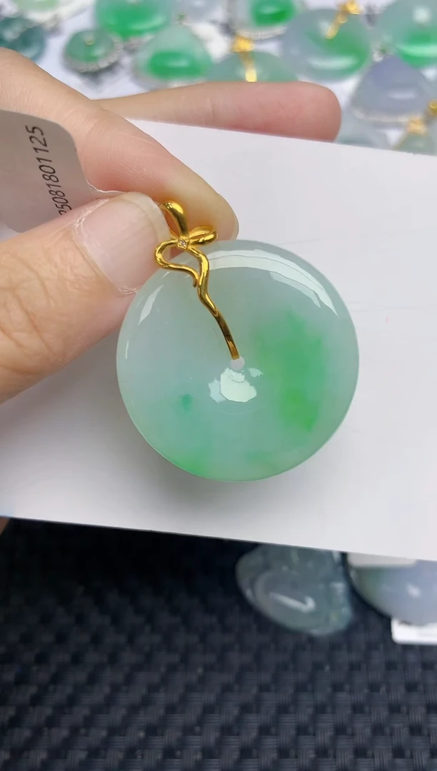 颈饰18K金镶嵌翡翠天然缅甸A货翡翠百元以上9元证书费自理