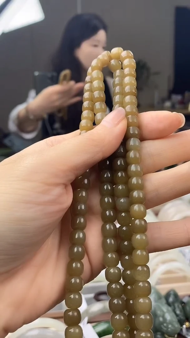 颈饰未镶嵌和田玉（糖玉）108颗7*8老型珠