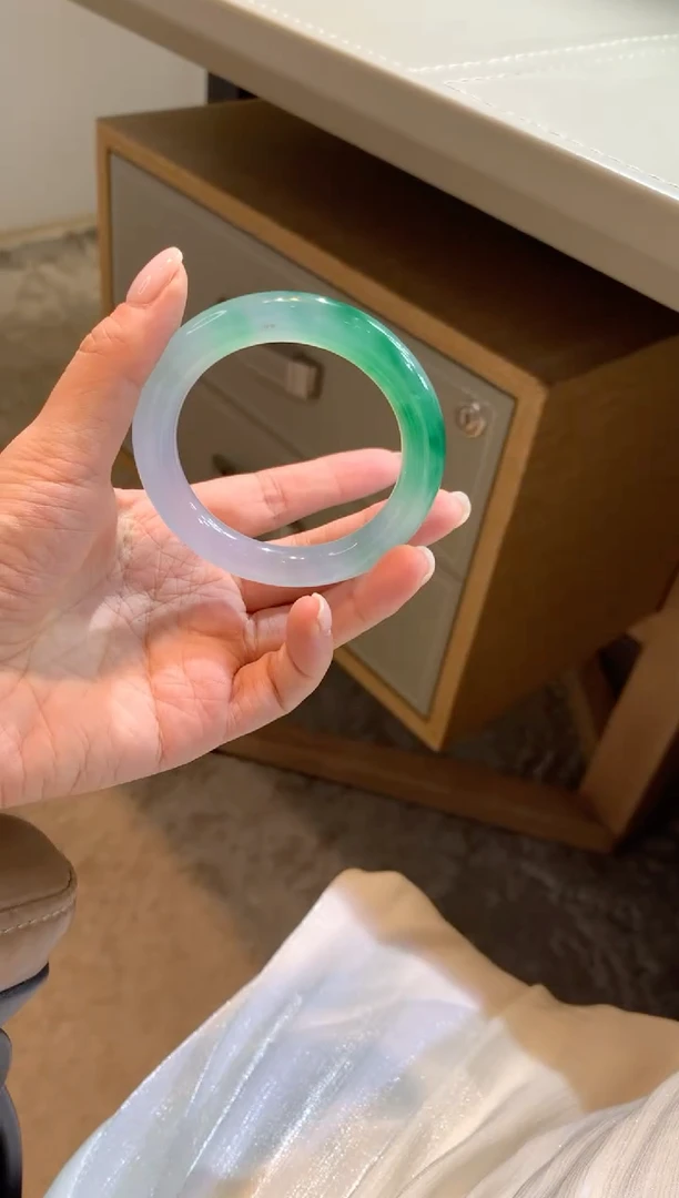 未镶嵌手镯翡翠【1号】冰种飘绿圆条