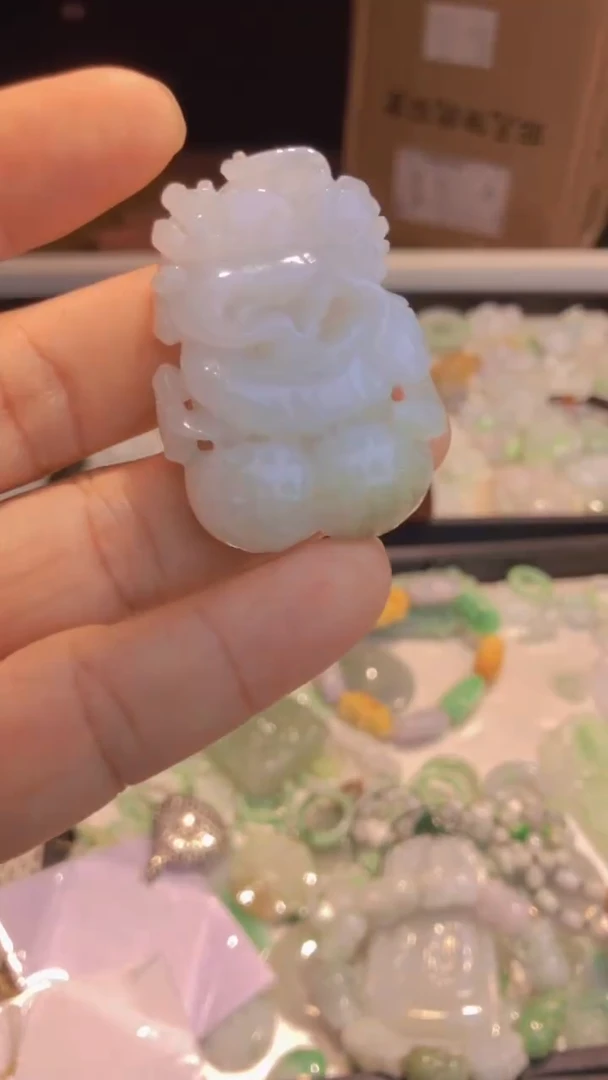 吊坠(不含链)未镶嵌翡翠龙牌