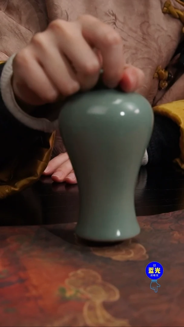 摆件瓷瑕（温度微高）清凉寺原矿釉青绿小梅瓶