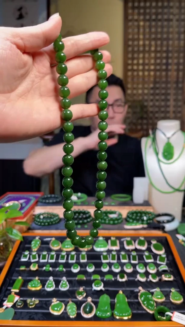 颈饰未镶嵌和田玉（碧玉）±10mm辣阳绿妈妈链多样性发一