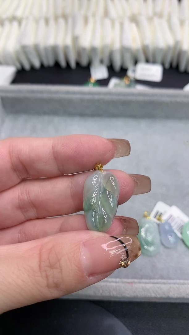 吊坠(不含链)18K金镶嵌翡翠11