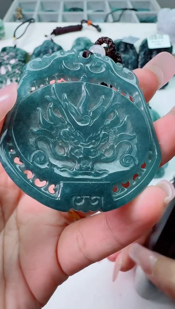 翡翠未镶嵌颈饰11111111111