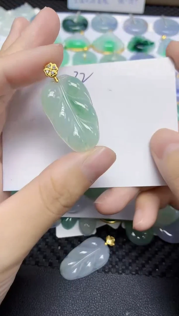 翡翠未镶嵌颈饰天然缅甸翡翠A货