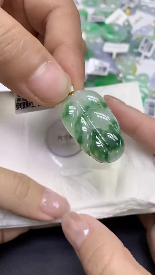 颈饰18K金镶嵌翡翠天然缅甸翡翠A货百元以上9元证书费自理