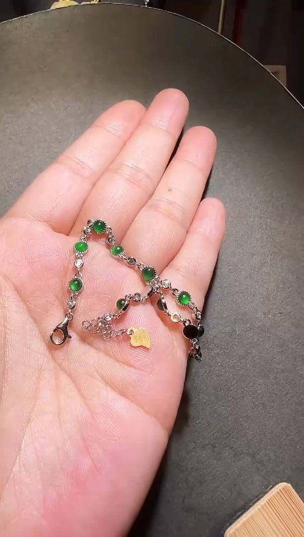 【闪购商品】翡翠手链银S925镶嵌翡翠蛋面手链
