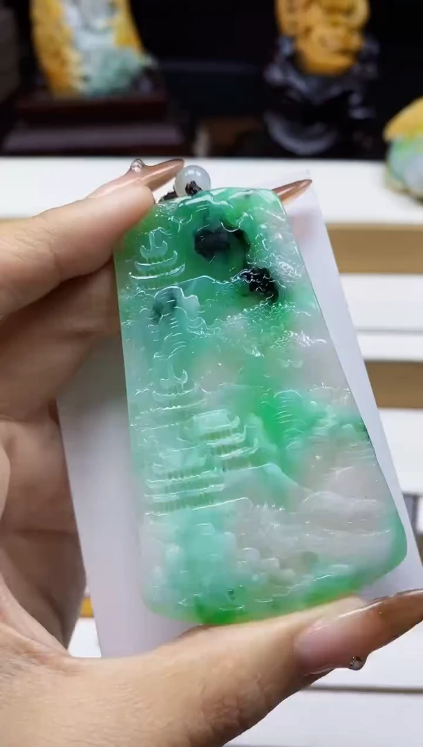 颈饰未镶嵌翡翠1