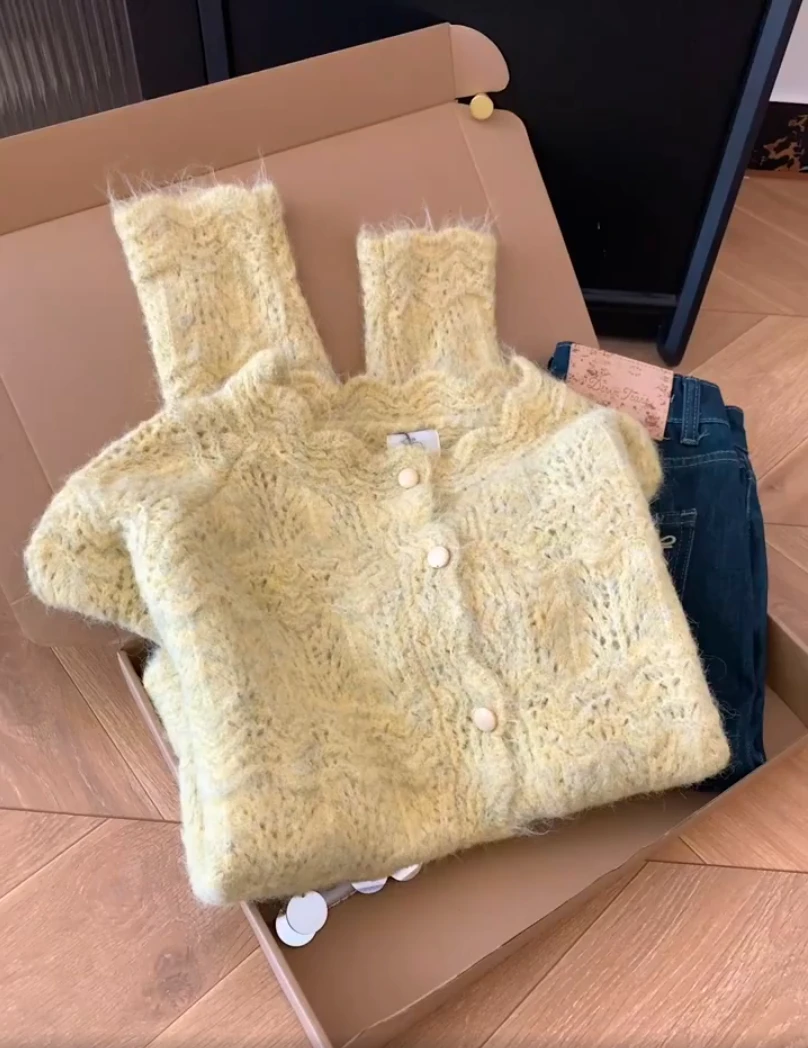 2025新款小香短款针织开衫女秋装毛衣外套多巴胺miu穿搭上衣