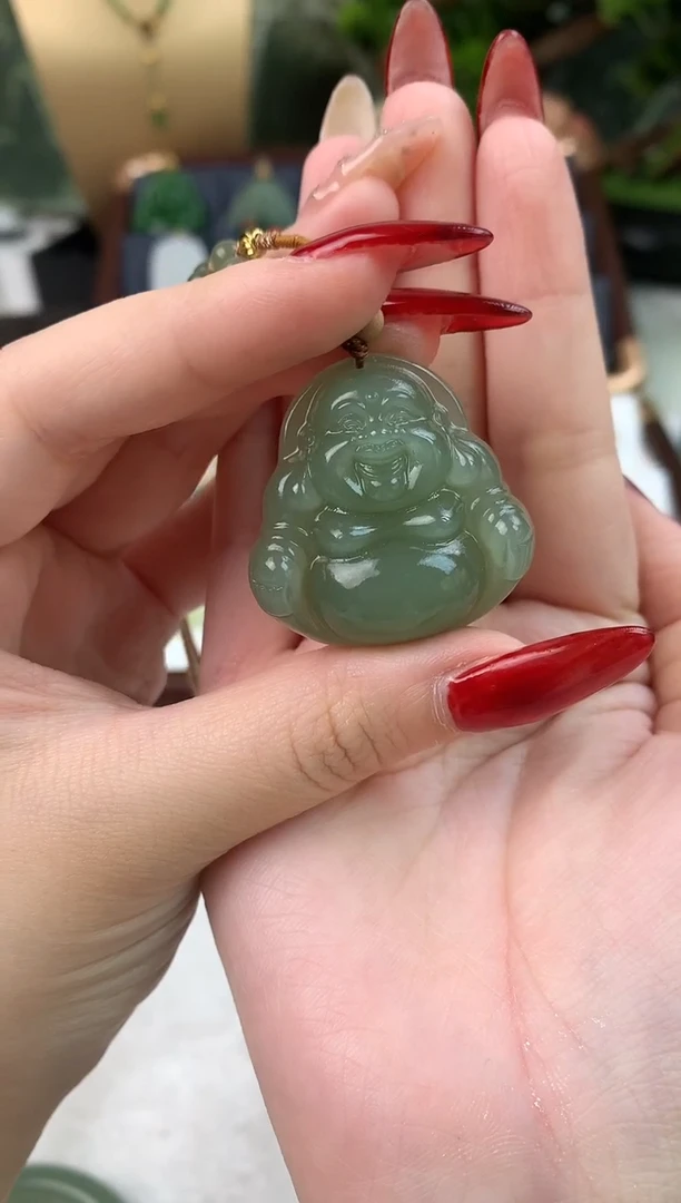 颈饰未镶嵌和田玉吊坠