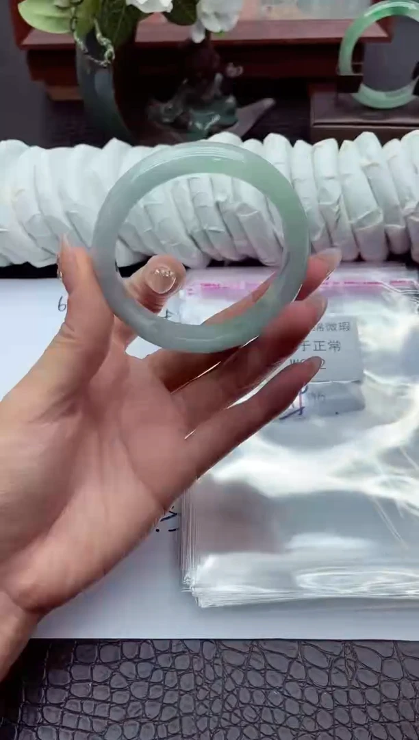 翡翠手镯未镶嵌W002所见即所得！姐姐们速度去冲！！！