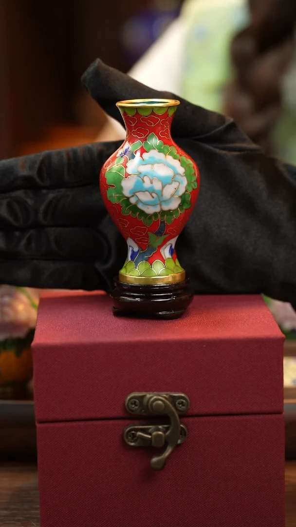 手工艺品琉璃景泰蓝字体花瓶  含底座礼盒