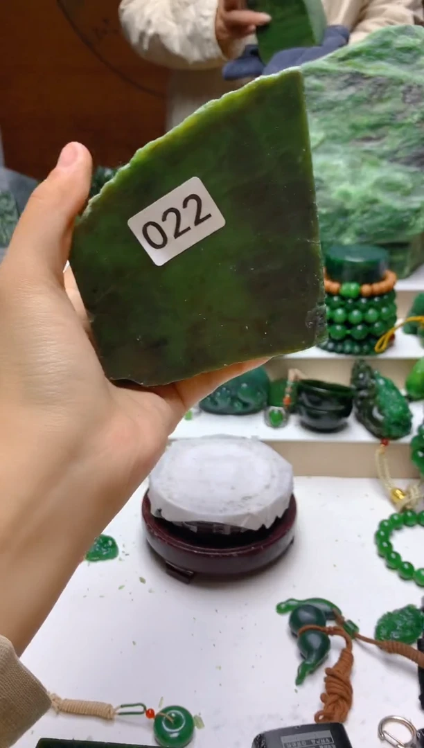 未镶嵌和田玉（碧玉）珠宝半成品1