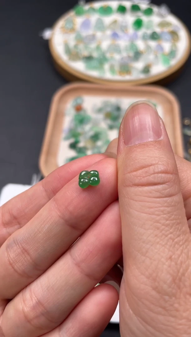 吊坠(不含链)18K金镶嵌翡翠 一个JK413